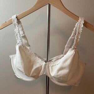 BALI bra - size 38D - White Lace Bra - Excellent condition like new!